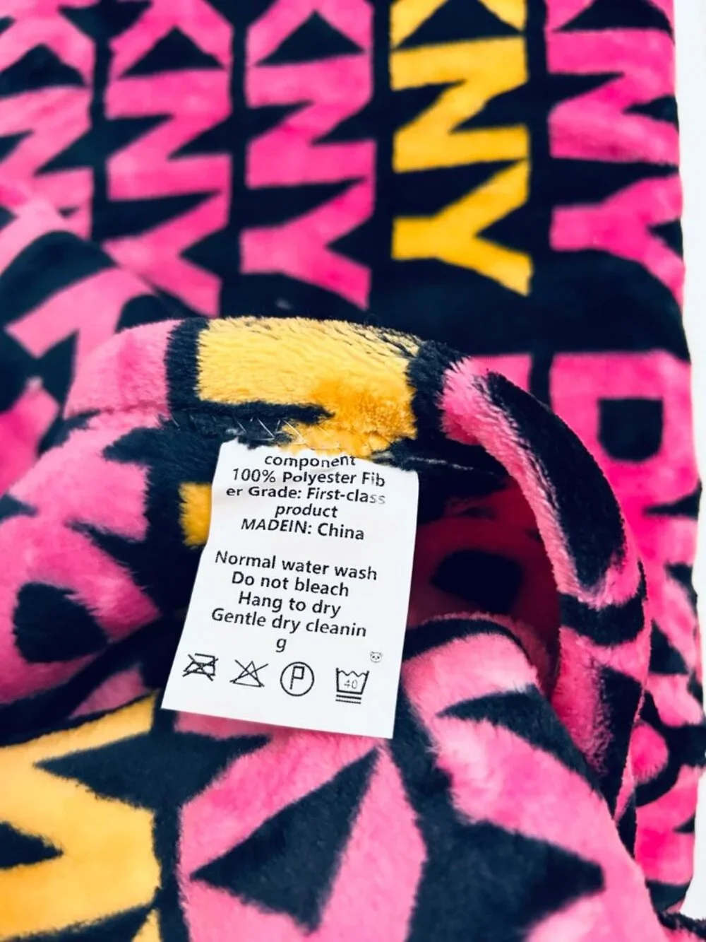 DKNY Letter Print Fluffy Blanket Thick Throw Blanket for Sofa Naps Dorm Office
